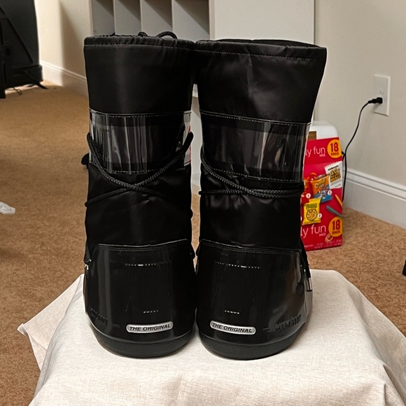 Brand new Moon Boots - Picture 3 of 3